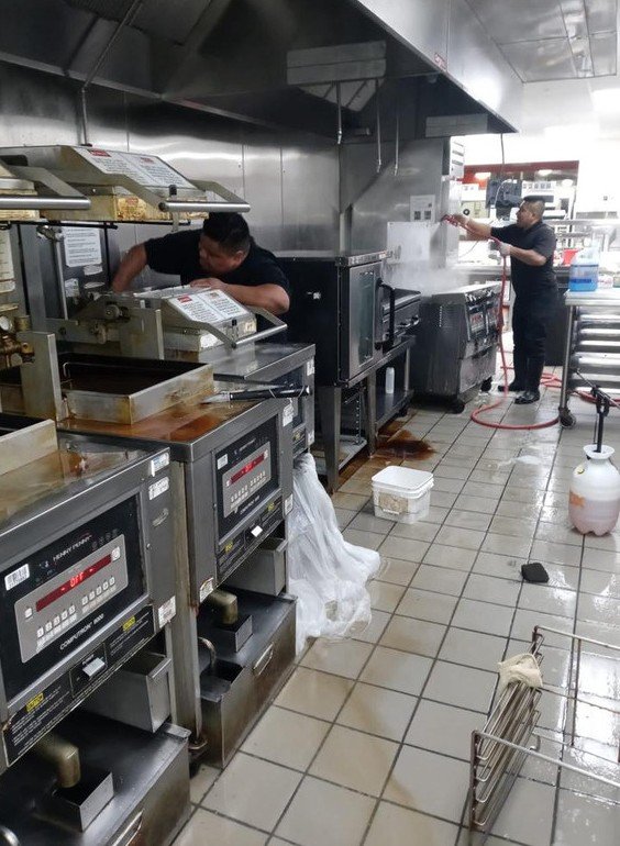Kitchen Degreasing before cleaning